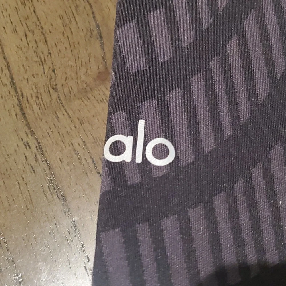 Alo Airblush Capri Leggings